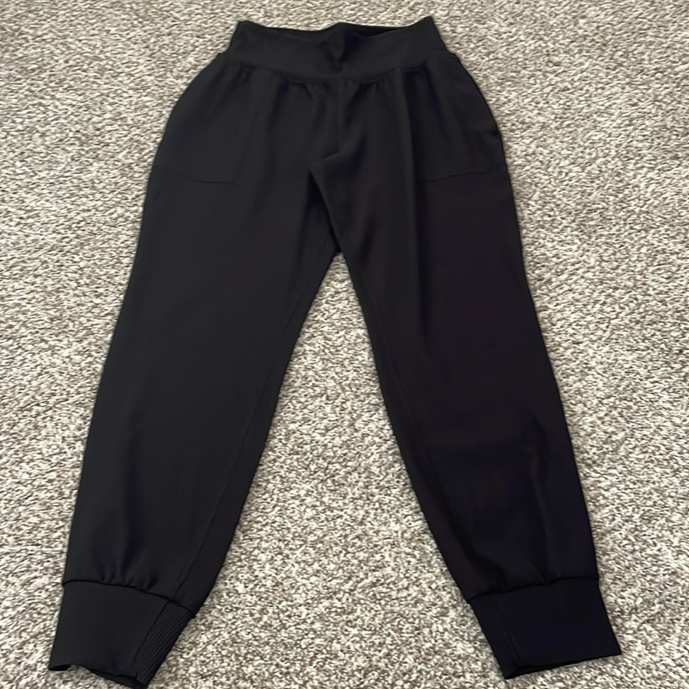 Athleta women’s ribbed joggers, with pockets size medium